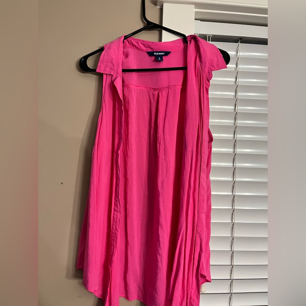 Hot pink old navy button up short sleeve blouse with tie at bottom size XL